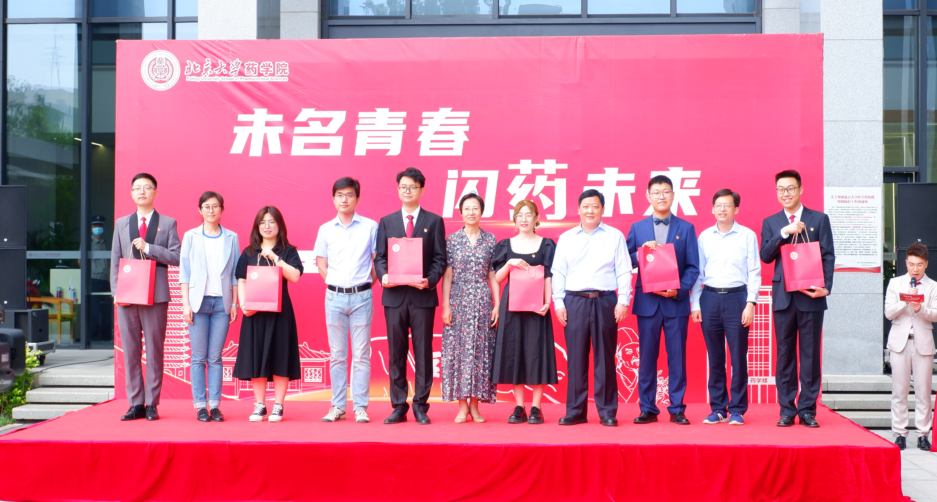 46be2e8f3e68400e9d8111cc2ebdd215.jpg